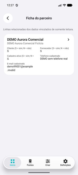 Ficha do parceiro realmente aberta sob demanda; card completo e contatos fictícios. — Cifru nativo; dados fictícios, não teste em ERP real.
