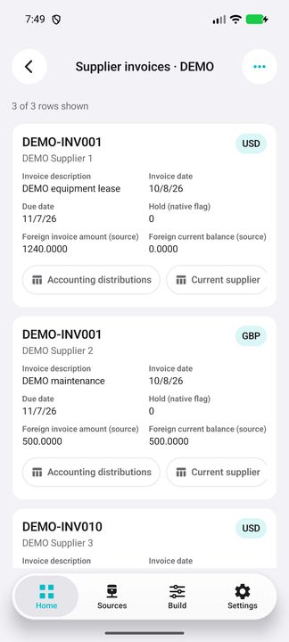 Complete current supplier-invoice cards: recorded dates, foreign amounts, separate suppliers/currencies and both sub-buttons. — Native Cifru DEMO, entirely fictional; not a real ERP connection test.