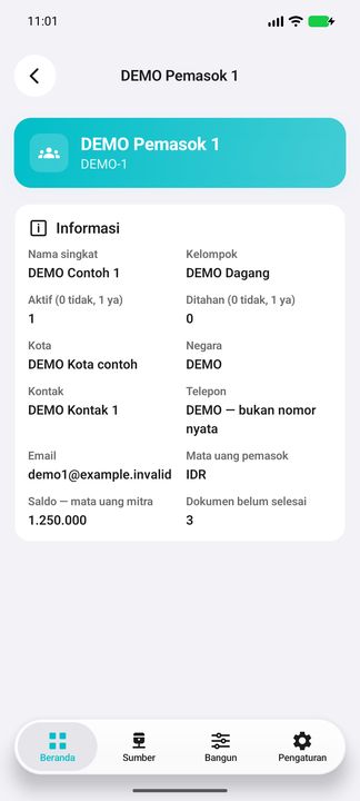 Rincian pemasok: status aktif/ditahan, kontak dan dokumen belum selesai — Cifru native; DEMO, seluruh data fiktif. Bukan uji koneksi ke ERP nyata.
