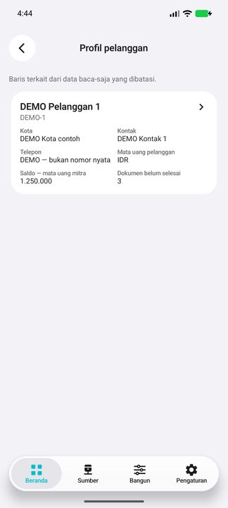 Profil pelanggan terkait: kontak dan saldo saat ini dalam mata uang pelanggan, bukan saldo pesanan — Cifru native; DEMO, seluruh data fiktif. Bukan uji koneksi ke ERP nyata.