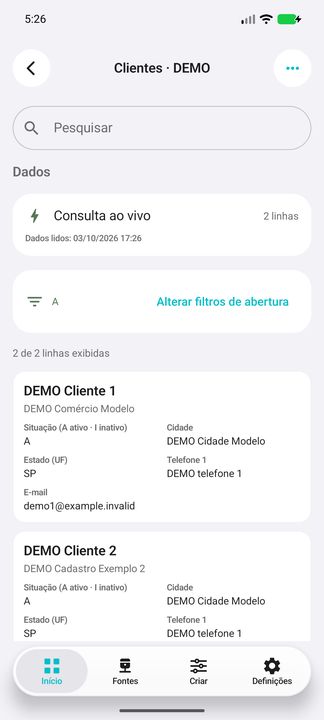 Clientes: filtro de situação e cartão com cidade, estado, telefone e e-mail — Cifru nativo; DEMO, dados totalmente fictícios. Não é teste em ERP real.