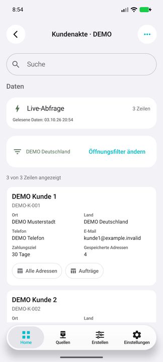 Kundenkarte mit Länderfilter, Kontakten, Zahlungsziel und den Unterbuttons Alle Adressen / Aufträge — Native Cifru-Ansicht; DEMO, vollständig erfundene Daten. Nicht an einem echten ERP getestet.
