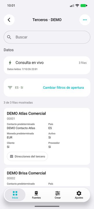 Lista de terceros: búsqueda, país y estado activo; primera tarjeta completa y lectura en vivo — Cifru nativo DEMO, datos totalmente ficticios; no es una prueba de conexión ERP real.