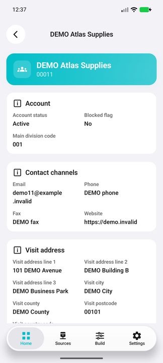 Account Details: identity, status, separate blocked flag, division, contact channels and visit-address fields. — Native Cifru DEMO, wholly fictional data; not a real Exact Globe connection test.